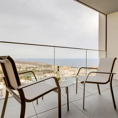 Super Lux High Floor Mercury Towers * Saint Julian's